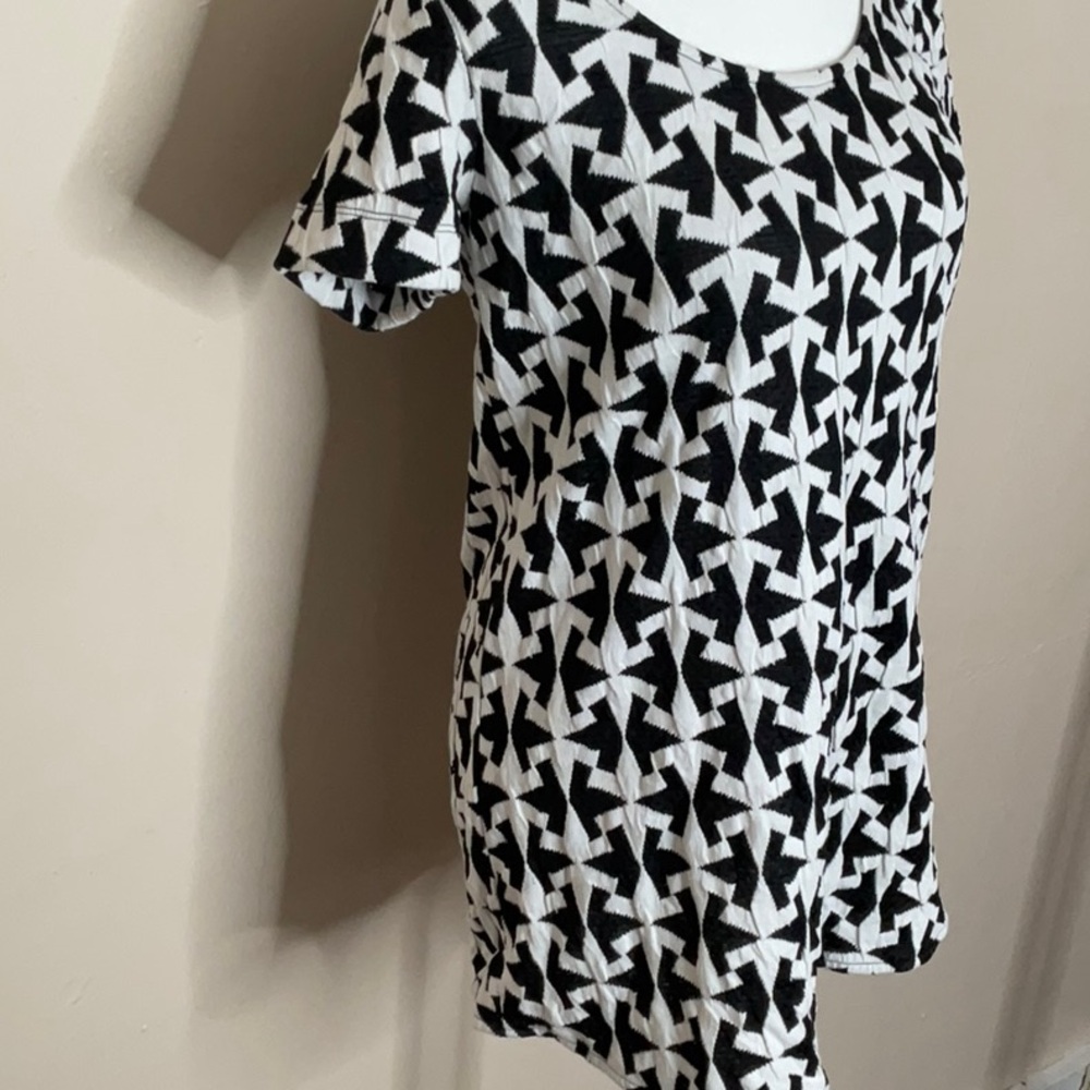 Anthropologie Black and White Patterned Short Sleeve Top - Picture 2 of 8